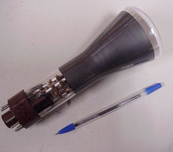 7SJ33